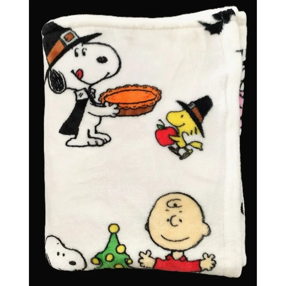 2018 Peanuts Snoopy Halloween Thanksgiving Christmas Fleece Throw Blanket, NWOT